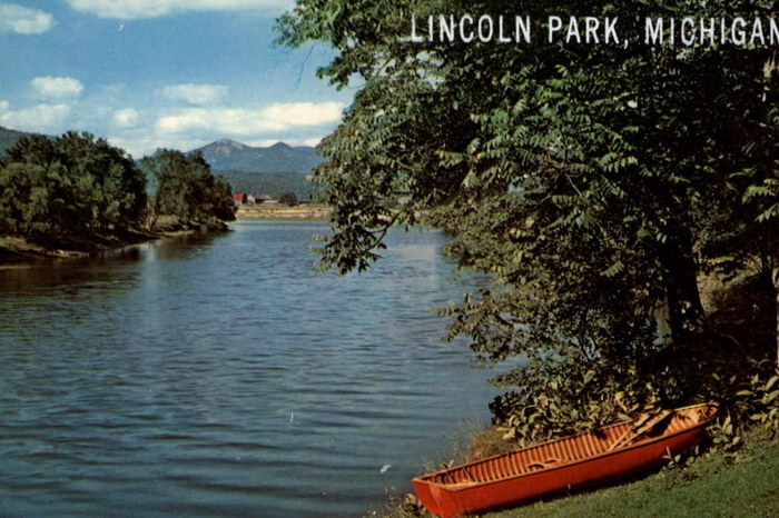 MICHIGAN LINCOLN PARK RIVER ROW BOAT